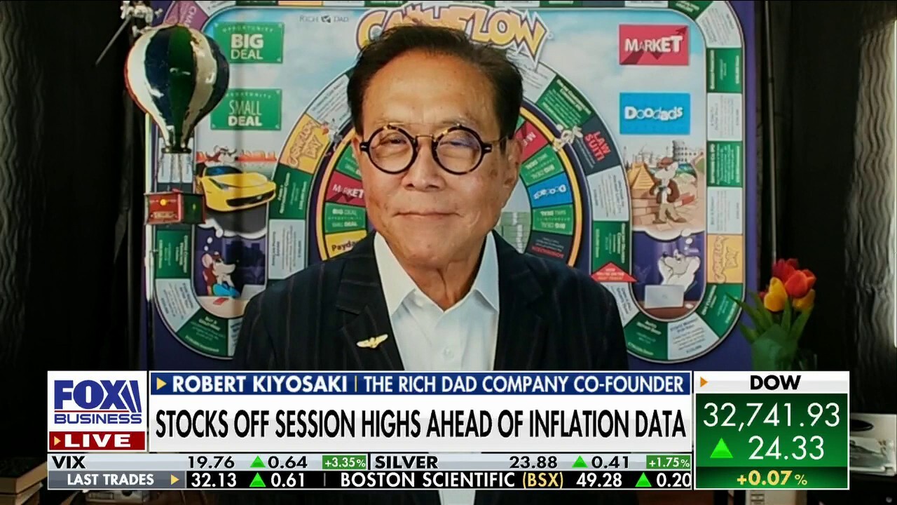 The Rich Dad Company co-founder Robert Kiyosaki explains how the derivatives markets could sink the Bank of Japan on 'Cavuto: Coast to Coast.'