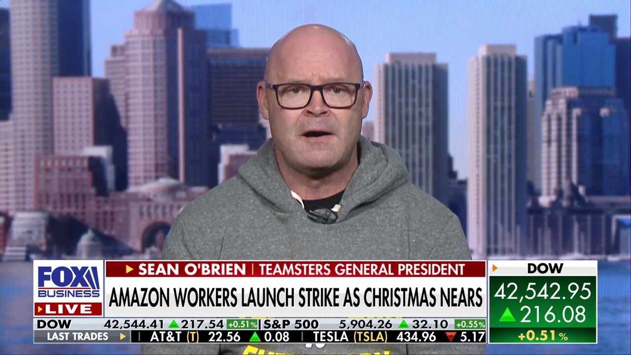 Teamsters General President Sean O'Brien calls on Amazon to provide better pay for its union members and 'negotiate' just days before a busy holiday rush.