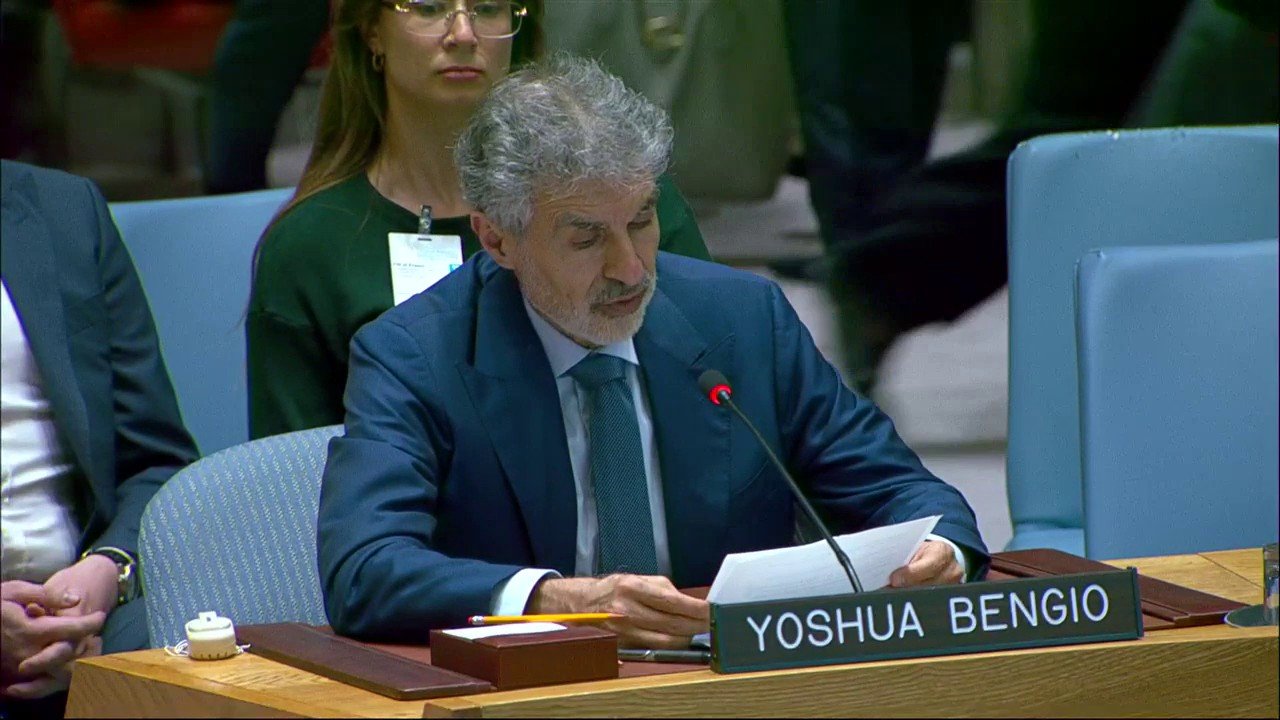 Yoshua Bengio, one of the 'Godfathers' of AI, discusses the threats of frontier AI models during a speech at the United Nations.