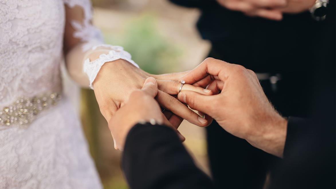 Millennials are asking for donations to pay for their weddings