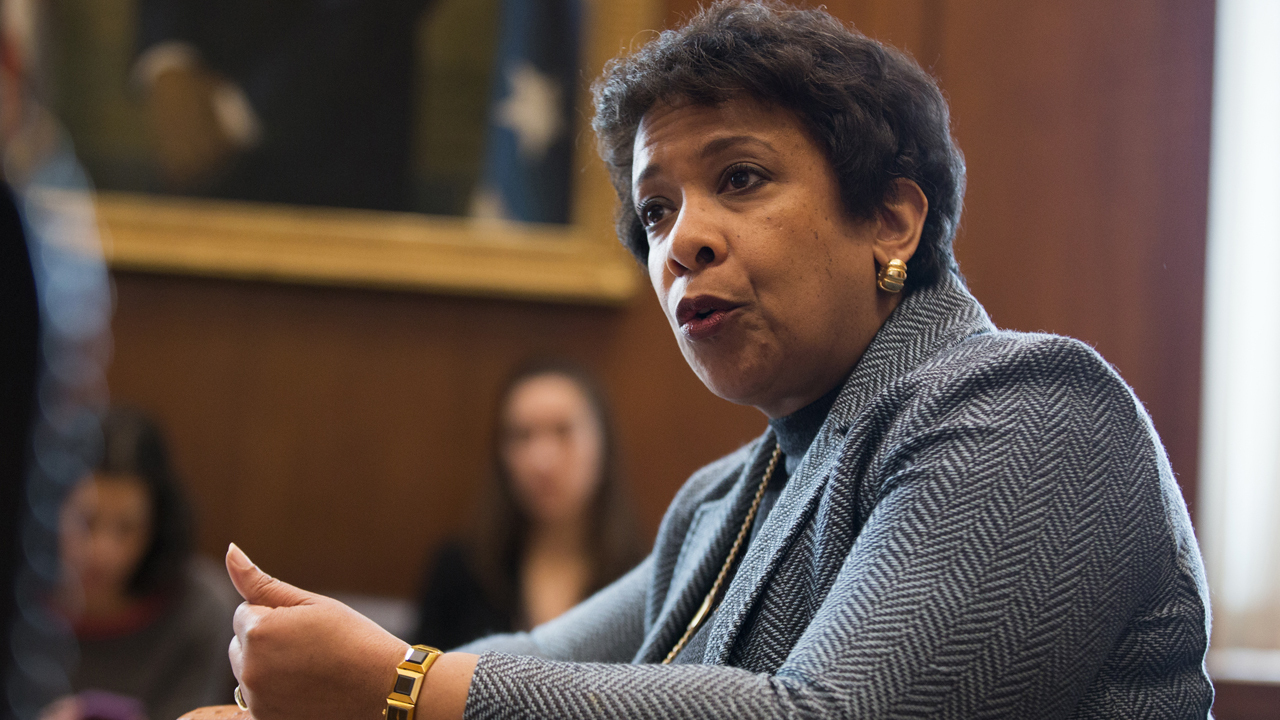 Officials pressure Loretta Lynch to step aside in Clinton email probe