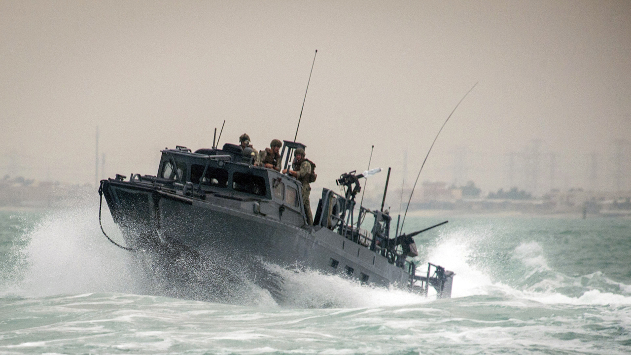 Iran detains two U.S. Navy boats