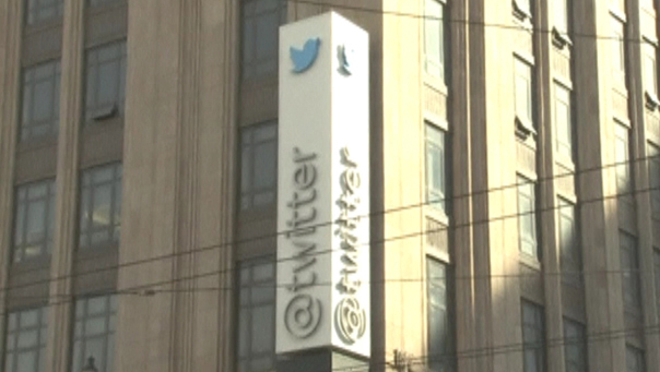 Twitter makes NYSE debut
