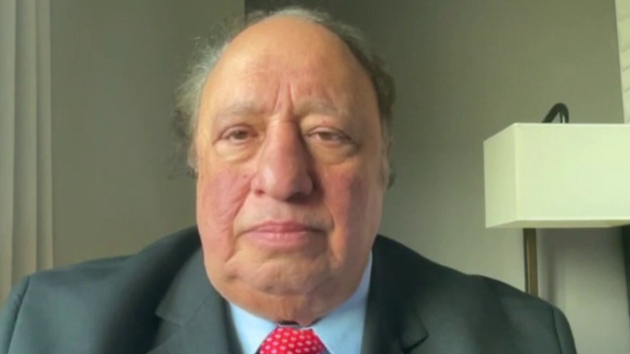 Gristedes and D'Agostino Foods Chairman and CEO John Catsimatidis discusses the impact of record-high oil prices on the overall economy.