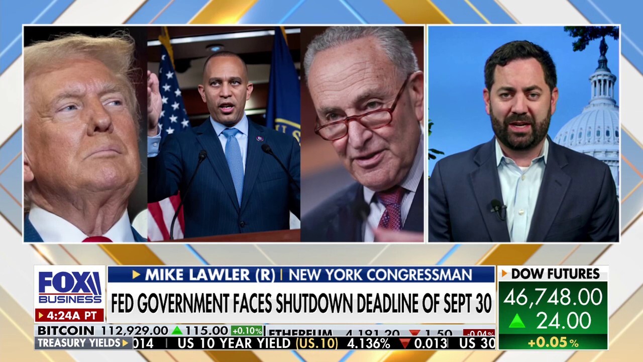 Trump to meet Schumer, Jeffries as shutdown looms over claims of a 'Republican healthcare crisis'  