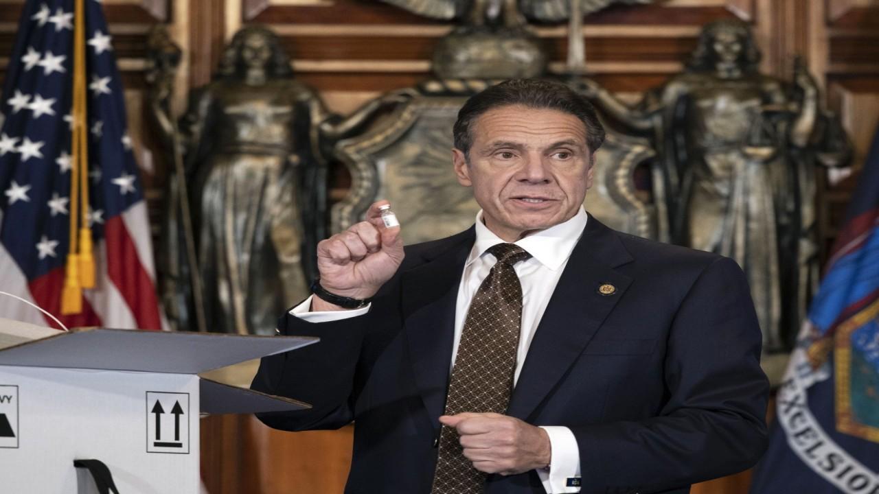 Columnist: Cuomo, de Blasio duo a New York 'carnival of incompetence'