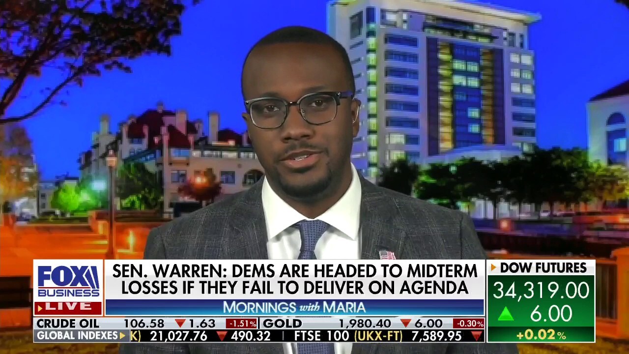 Republican strategist Jonathan Madison shares a message with Sen. Elizabeth Warren, D-Mass., ahead of the 2022 midterms. 