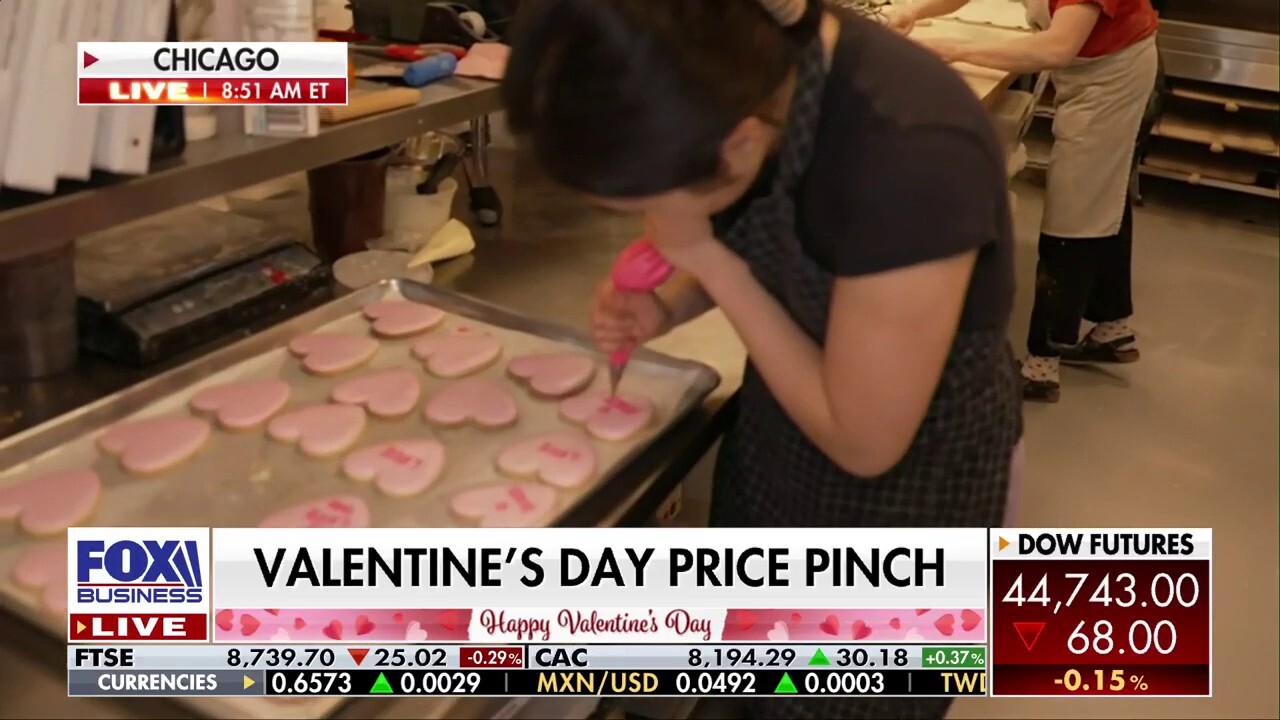 Chicago bakery grapples with high costs for Valentine’s Day 
