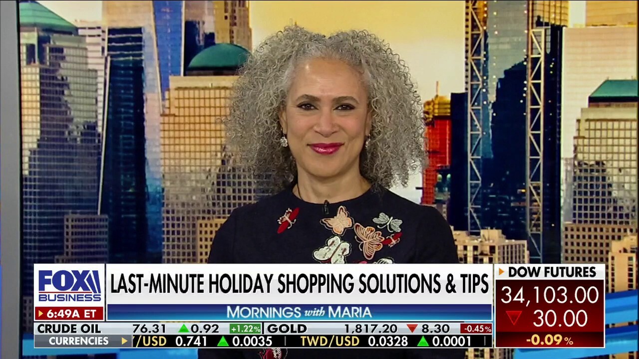 Smart shopping expert Trae Bodge joins 'Mornings with Maria' to provide gift ideas and tricks for last-minute holiday shoppers.