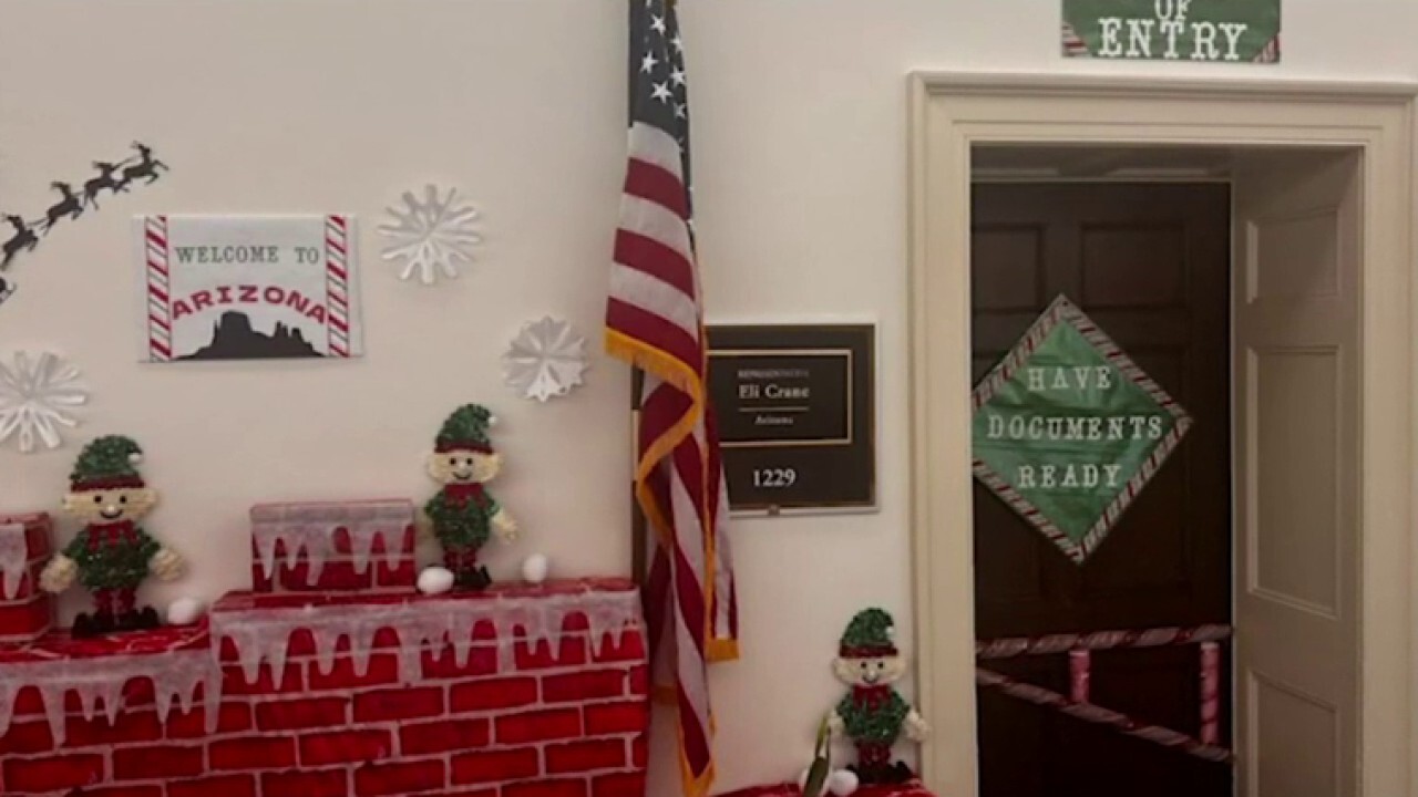 Republican lawmaker's political message in Christmas decor upsets Dem staffers