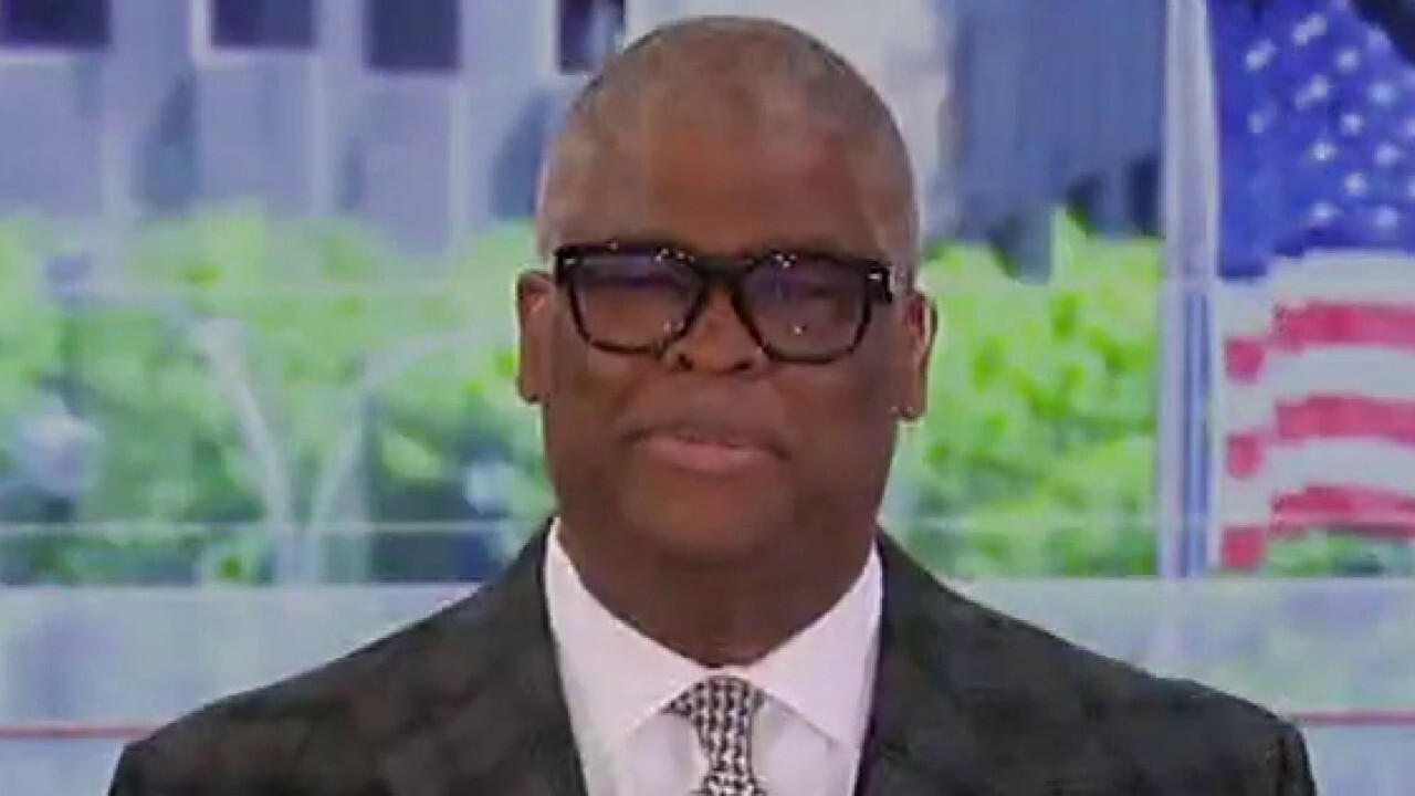 Charles Payne: It's another miserable day in the market