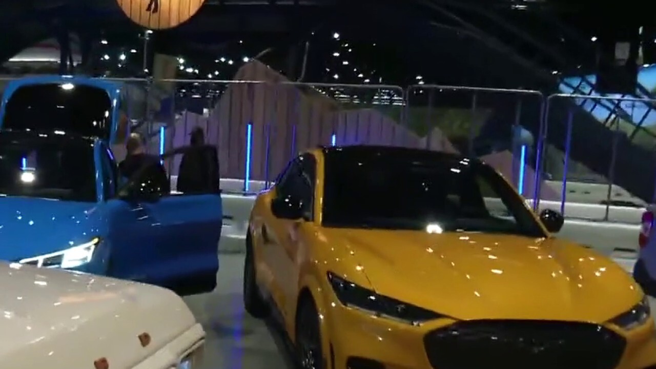 Inside look at Chicago Auto Show 