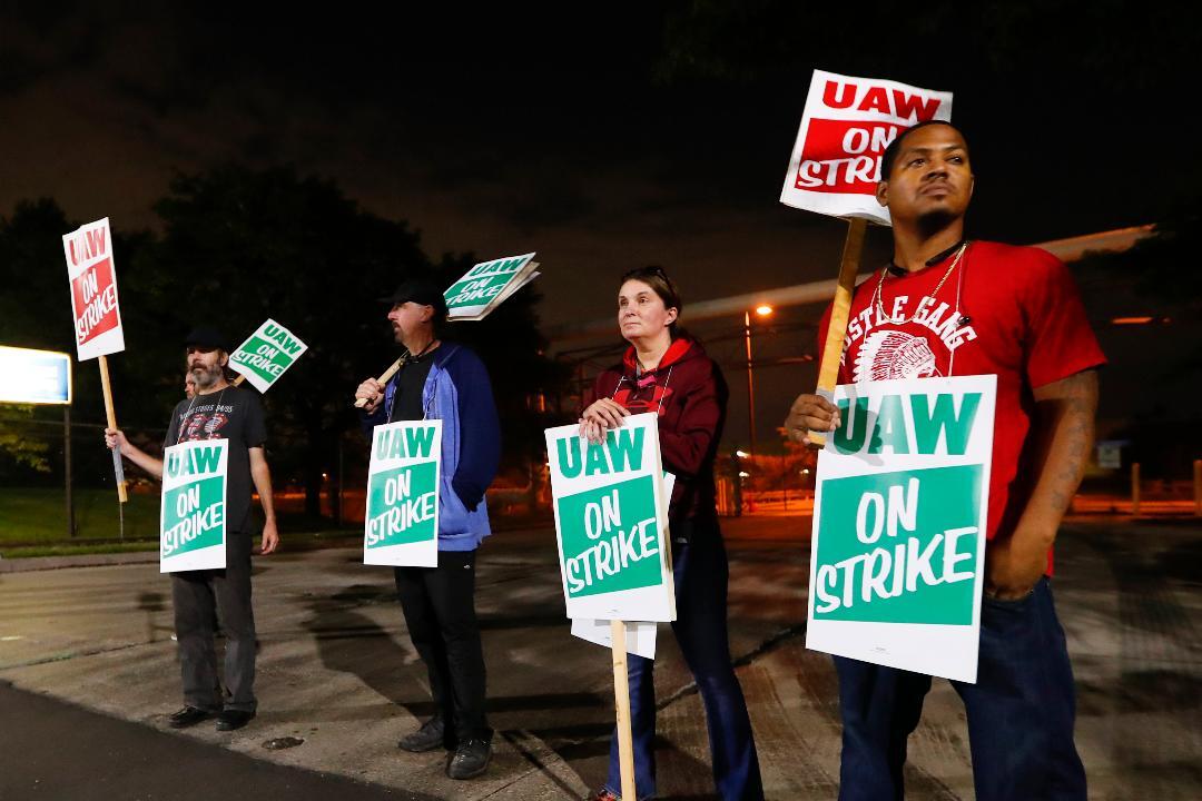 UAW remaining tight lipped on contract negotiations 