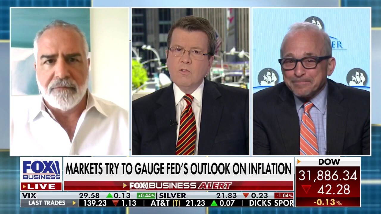 SlateStone Wealth chief market strategist Kenny Polcari and Mayflower Advisors managing partner Larry Glazer discusses the markets, inflation and the Federal Reserve.
