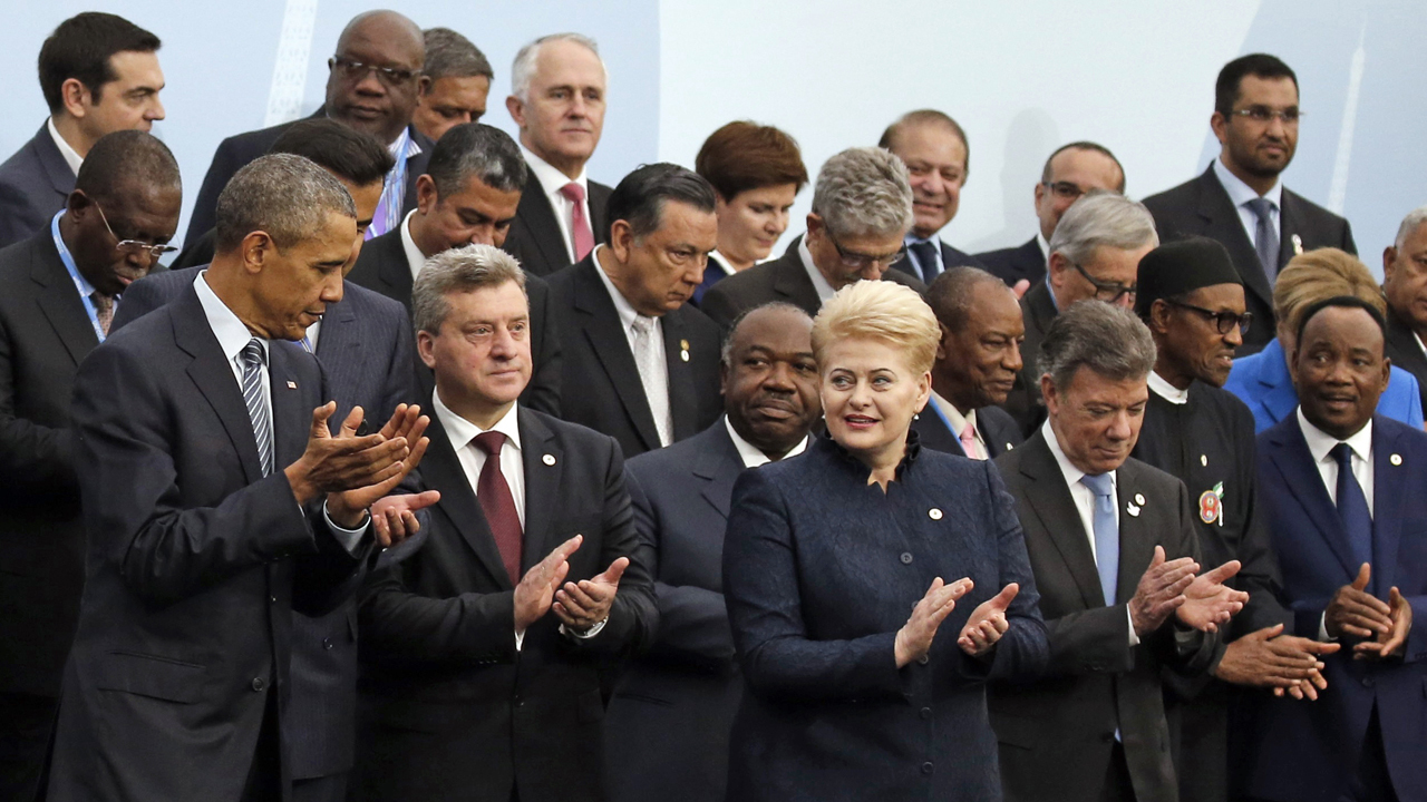 Obama, world leaders discuss climate change in Paris