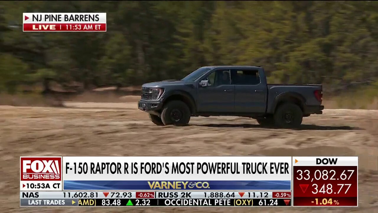 Fox News Digital automotive editor Gary Gastelu test drives Ford's F-150 Raptor R, the brand's top-of-the-line sport pickup truck.