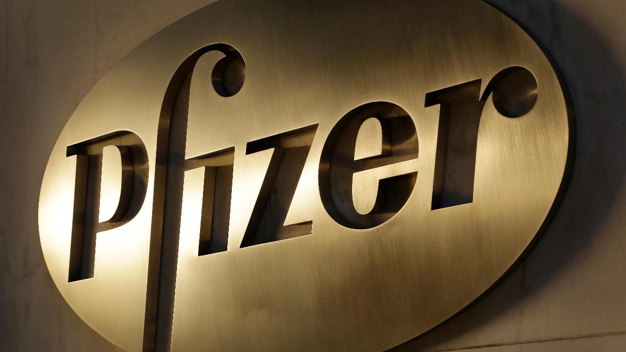 Pfizer 2Q earnings top estimates
