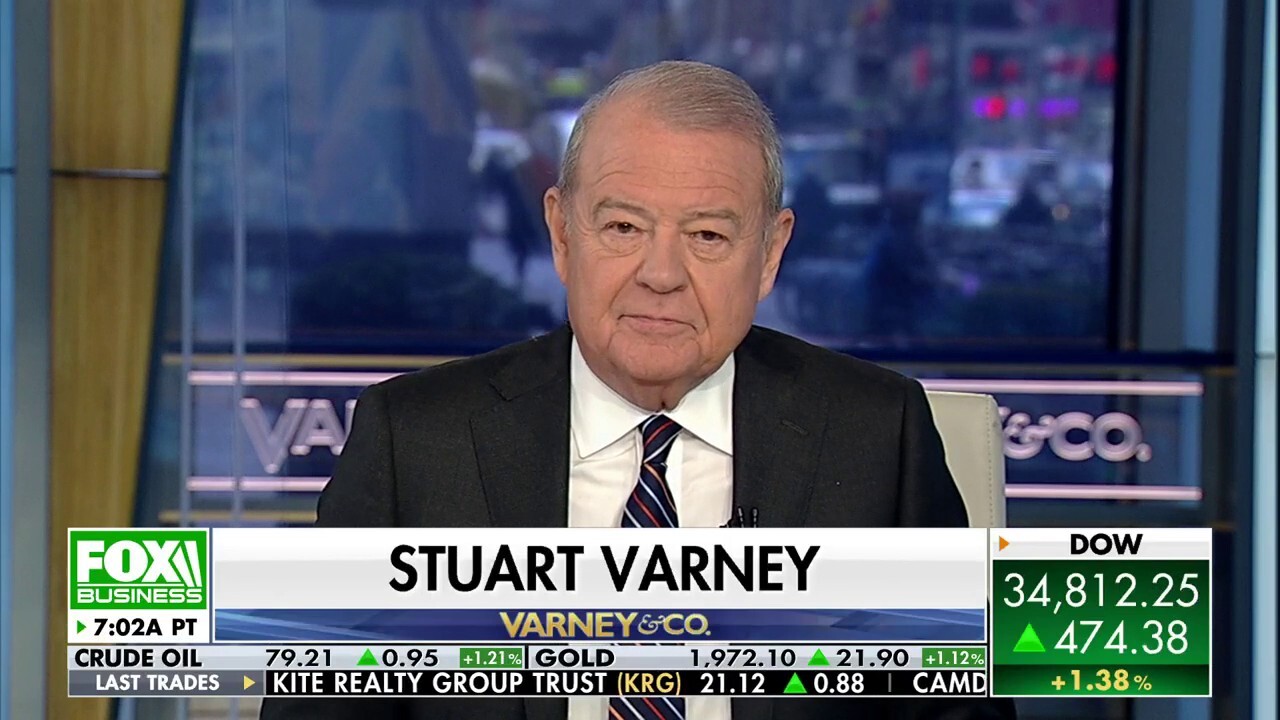 Varney & Co. host Stuart Varney discusses the growing pressure Biden is under to change his approach to the Israel-Hamas war.