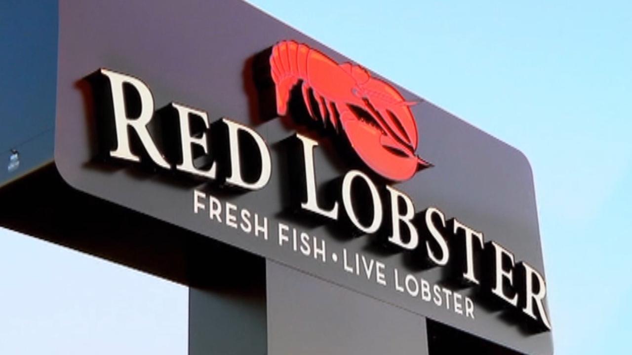 Red Lobster bans plastic straws; Kroger, Walgreens team up