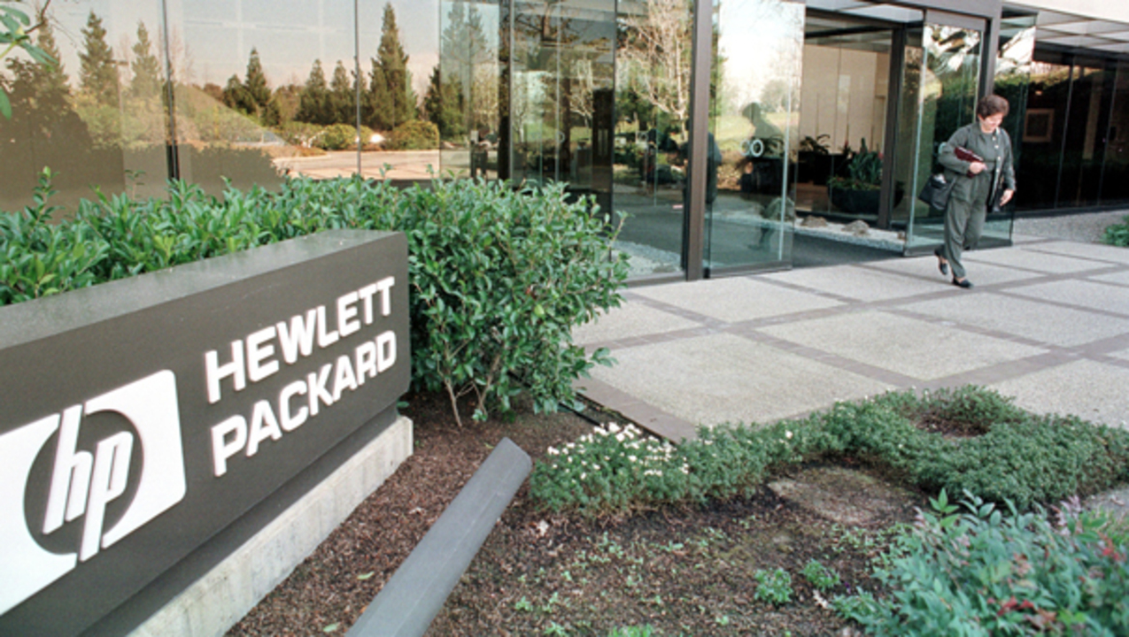 Hewlett-Packard 2Q earnings top estimates