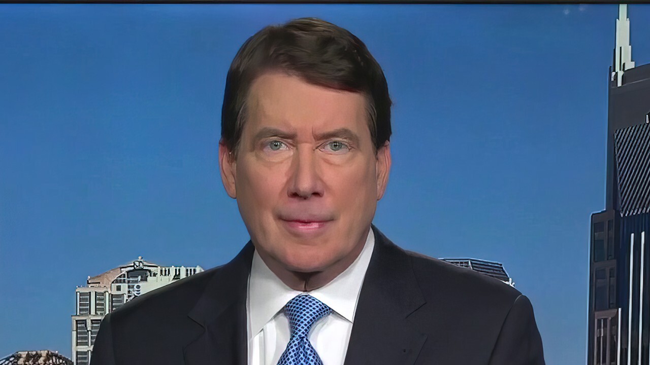 Sen. Bill Hagerty, R-Tenn. discusses Manchin’s possible future as a Democrat, the Build Back Better plan and the omicron variant. 