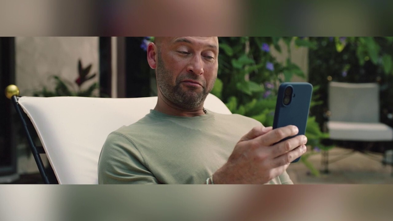 Yankees legend Derek Jeter stars in Arena Club's first commercial. The Hall of Famer co-founded the digital sports trading card company in 2022. (Arena Club)