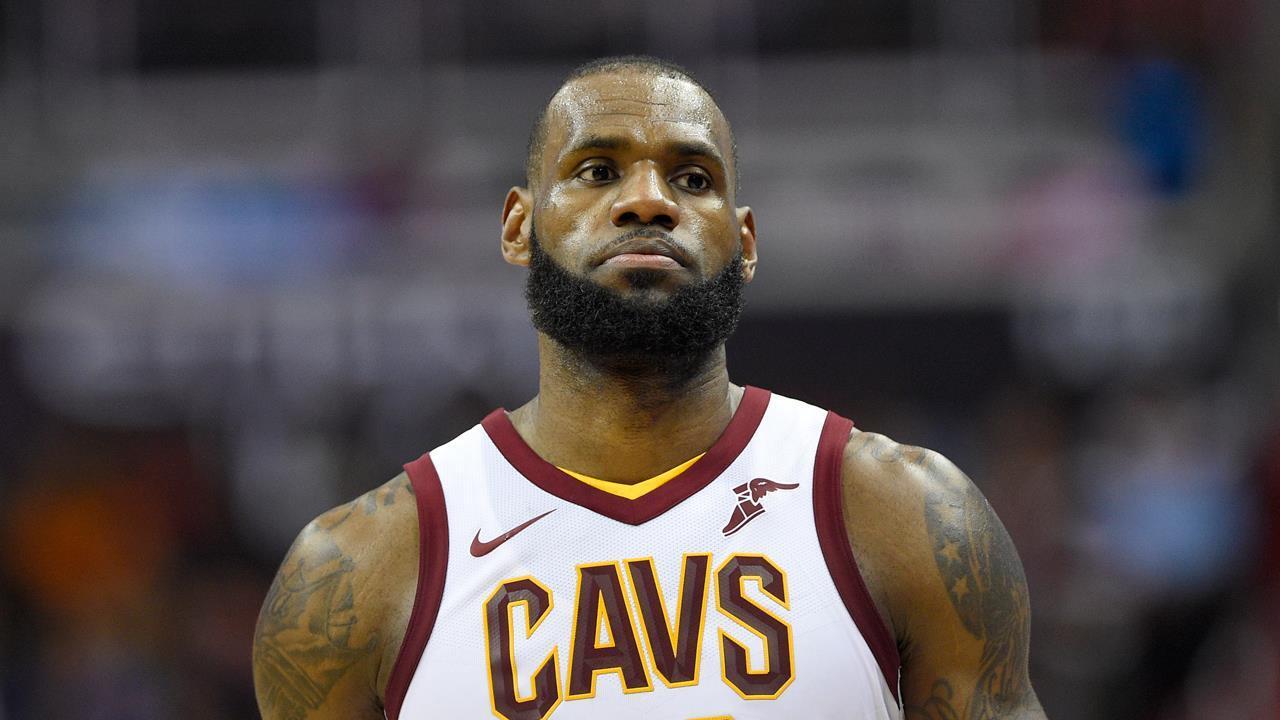 LeBron James signs with LA Lakers