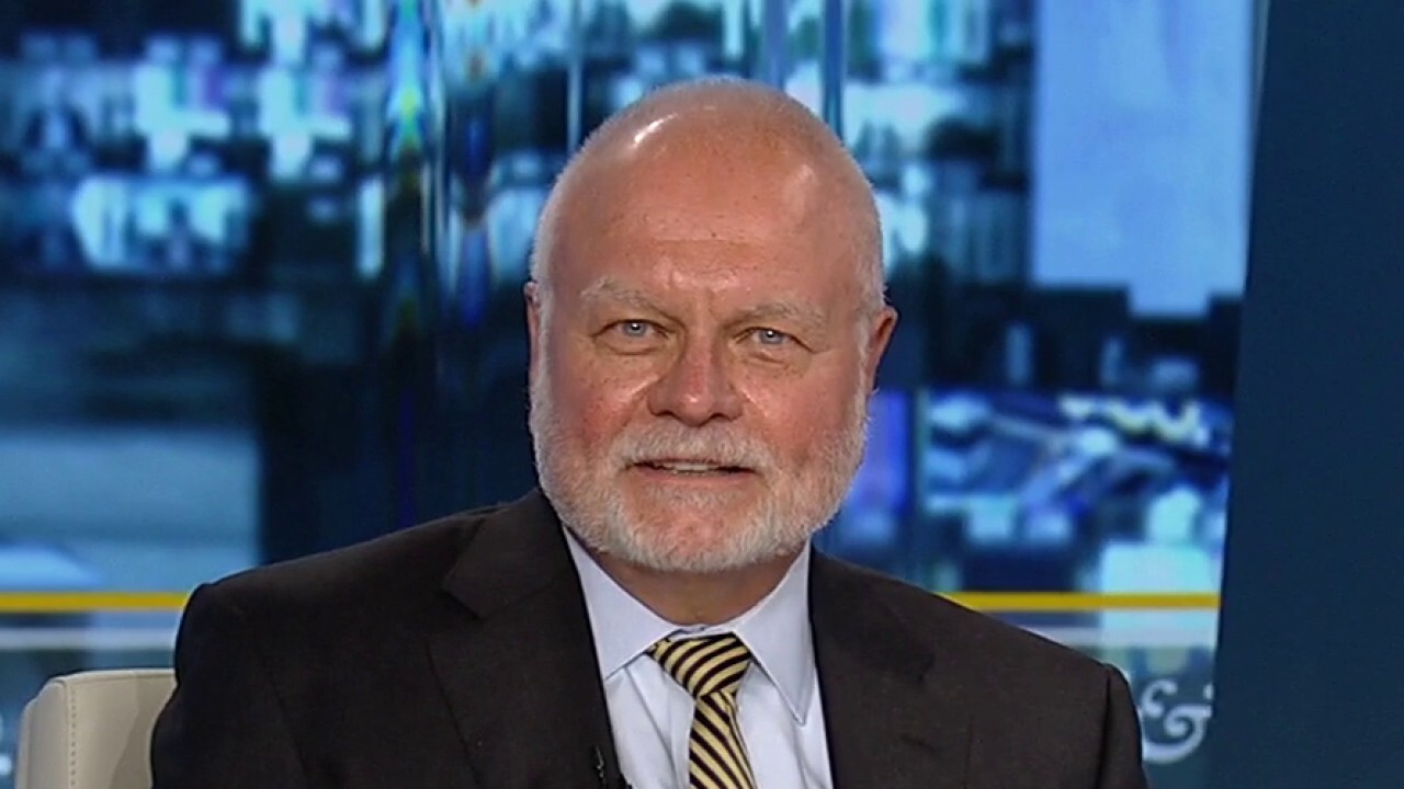 US 'moving towards a recession': Investment expert 