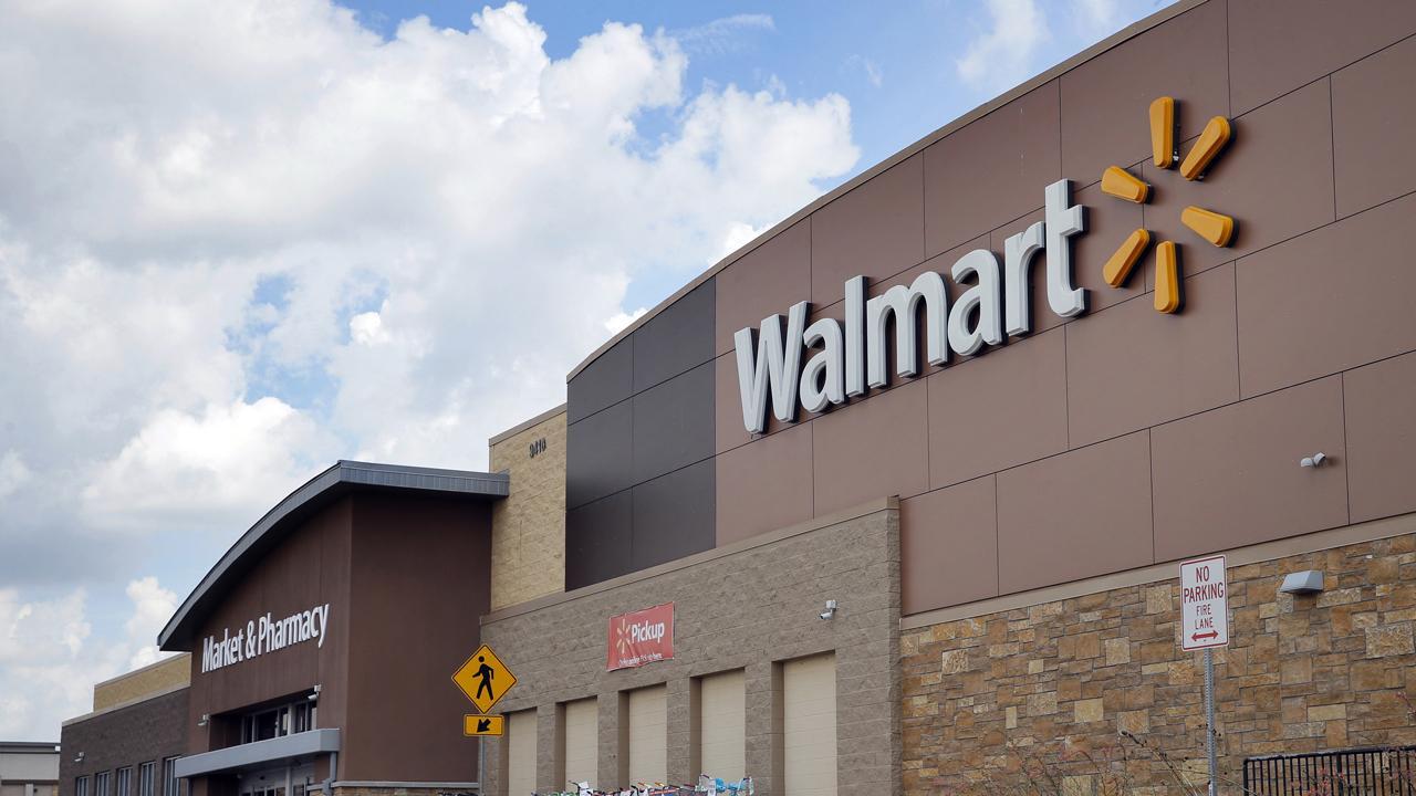 Walmart planning trucker hiring spree