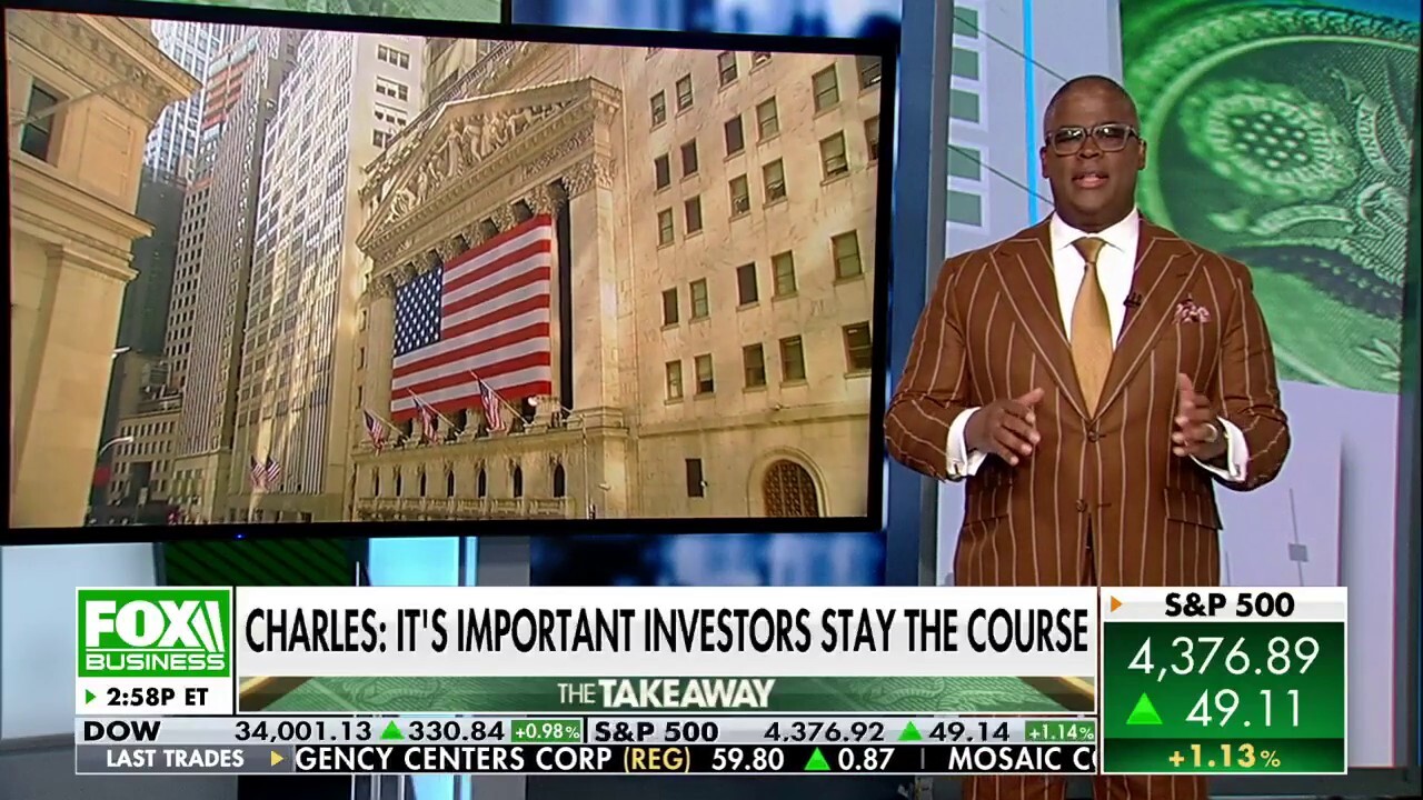 Charles Payne: Investors don't have to follow the 'smart money' if fearful