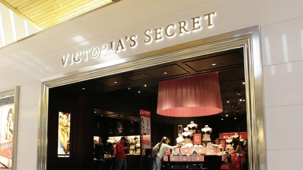 L Brands CEO steps down amid Victoria’s Secret sale 