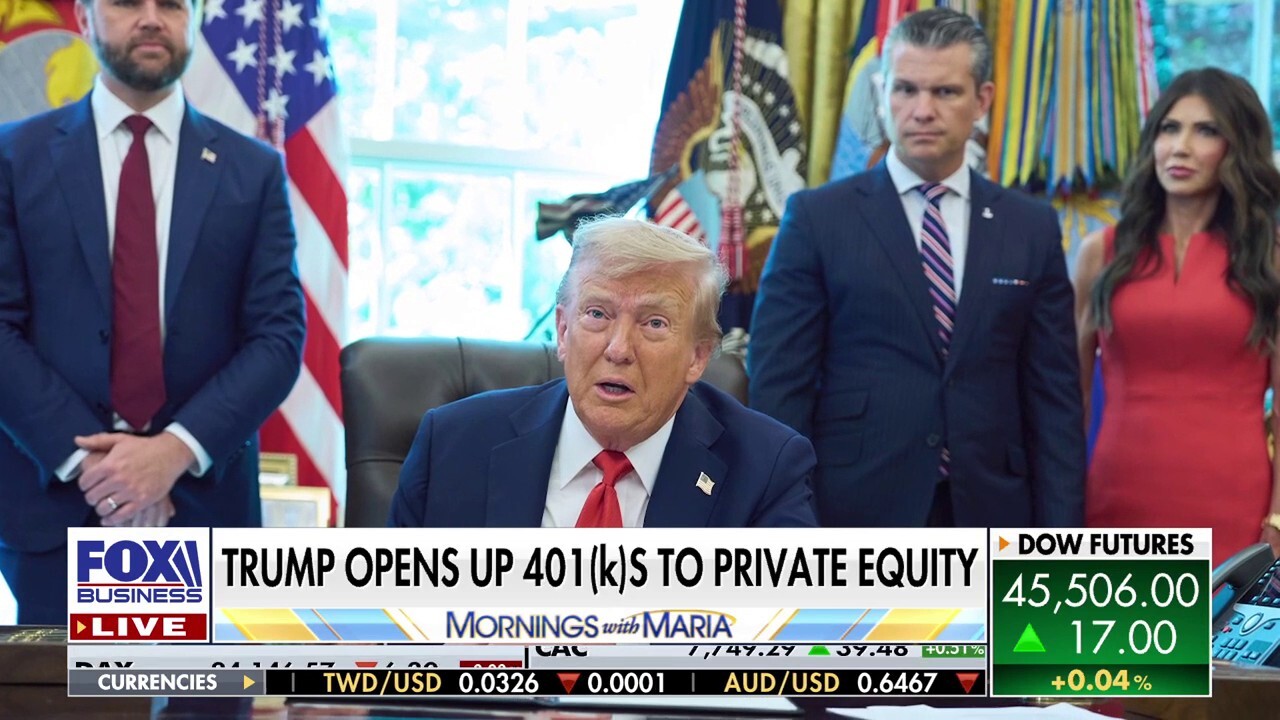 Trump opening up 401 (k)s to private equity is a 'huge step,' SEC Commissioner says