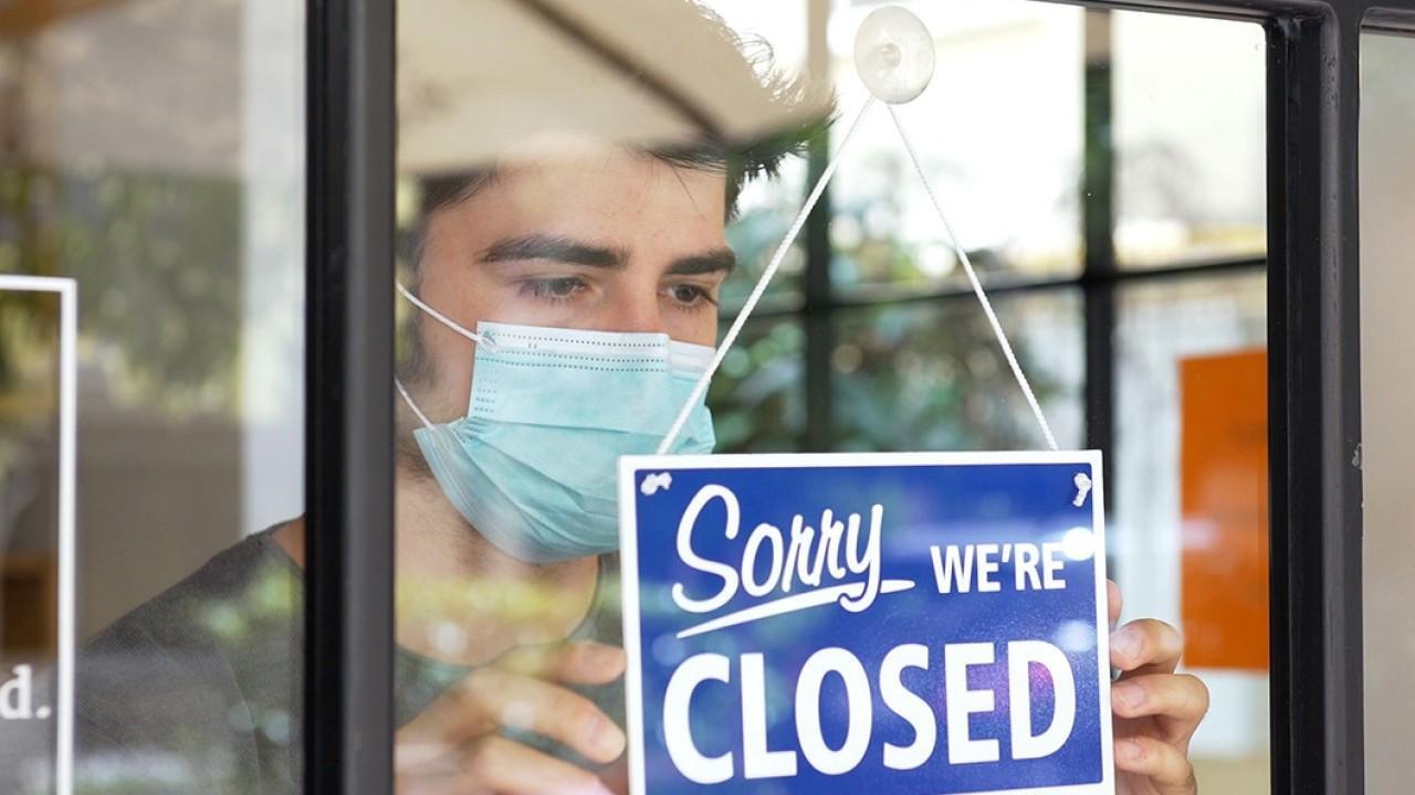 Coronavirus lockdowns are causing stores along Chicago's 'Magnificent Mile' to shut down. FOX Business' Jeff Flock with more.