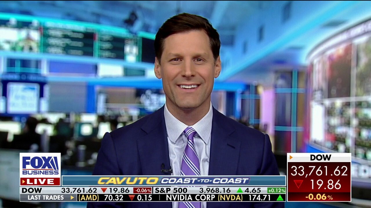 Fox News contributor and The King's College economics professor Brian Brenberg predicts a 'precarious' economic situation going into 2023.