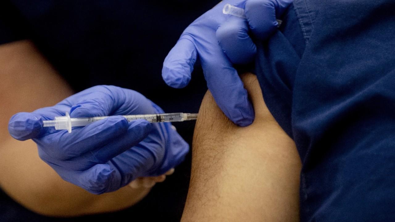 Doctor feeling 'great' after receiving Pfizer's coronavirus vaccine