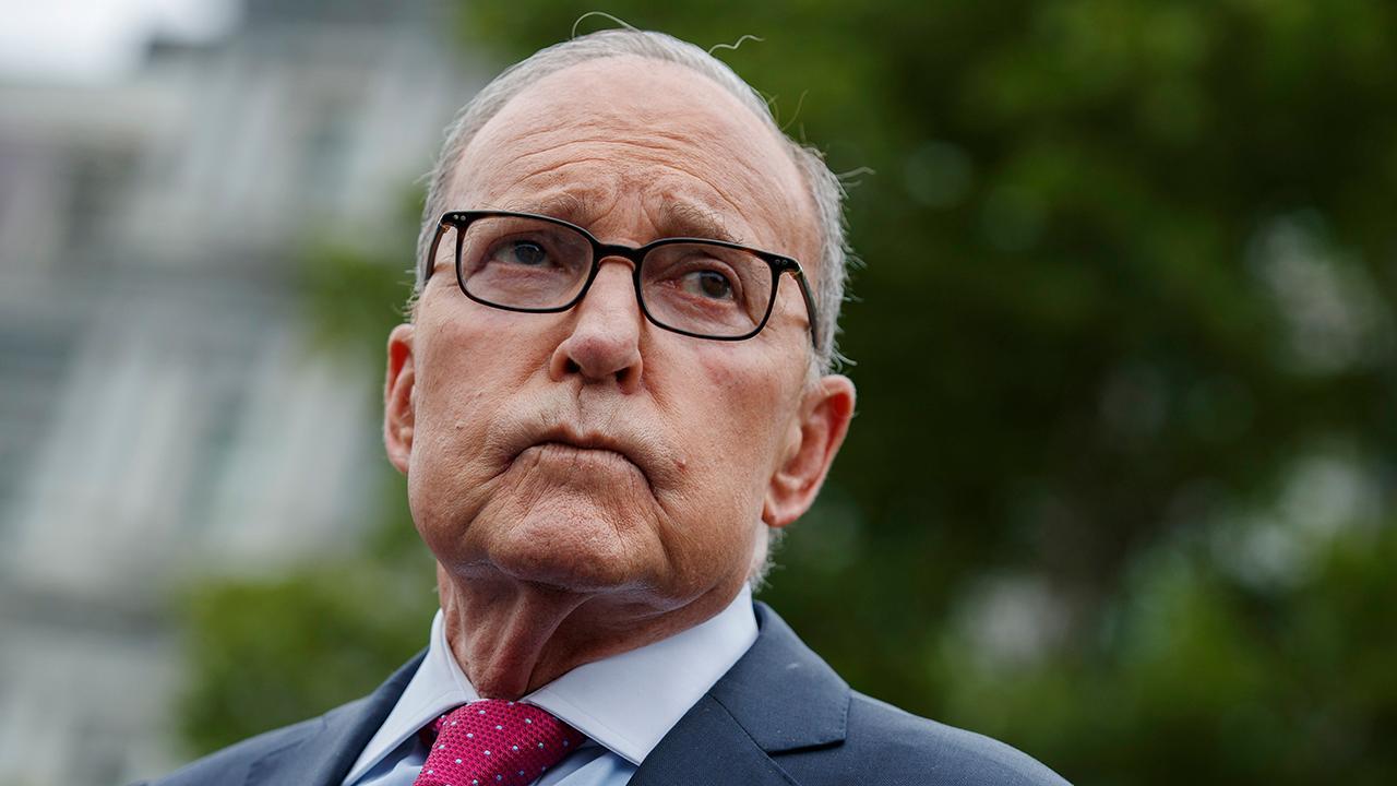 Larry Kudlow says Trump will let Americans keep private health care plans 