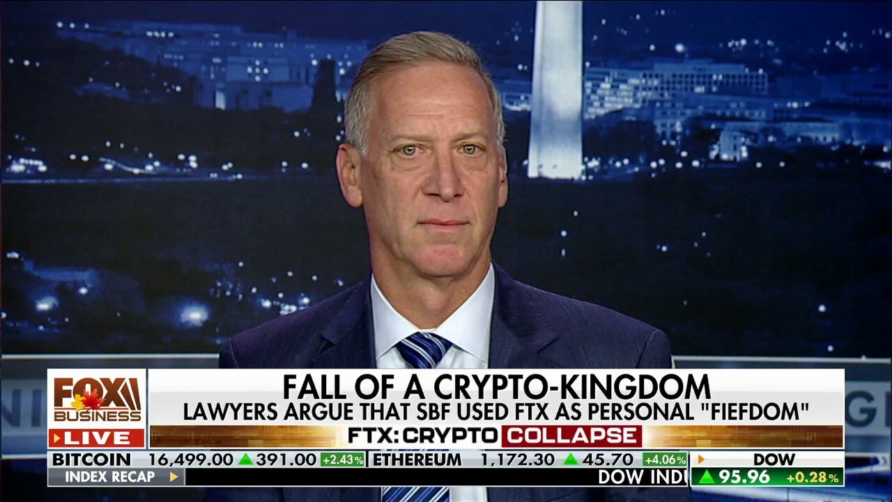 Dubinsky Consulting founder Bruce Dubinsky discusses the similarities between the fall of FTX and Bernie Madoff scandal on ‘Fox Business Tonight.’