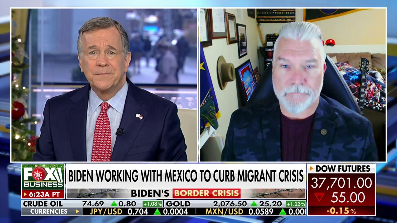 Biden is working with Mexico to organize the flow, not stop it: Chris Clem 