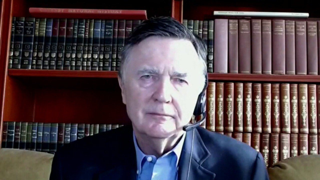 Former Atlanta Federal Reserve president and CEO Dennis Lockhart says the ‘unusual’ state of the economy can continue due to ‘strong demand’ for labor.