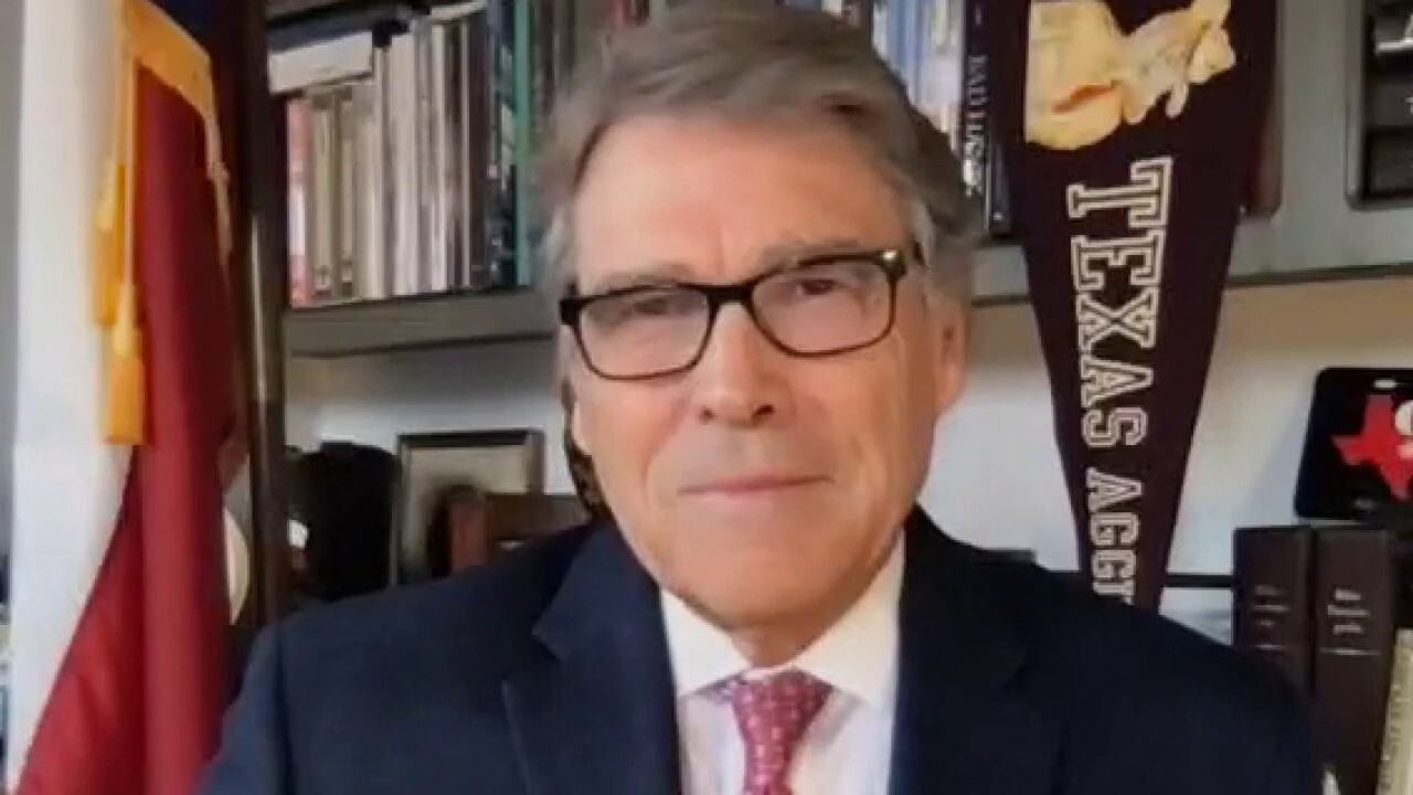 Former energy secretary Rick Perry gives his take on President Biden turning to a gas tax holiday as Americans see rising prices at the pump on 'Kudlow.'