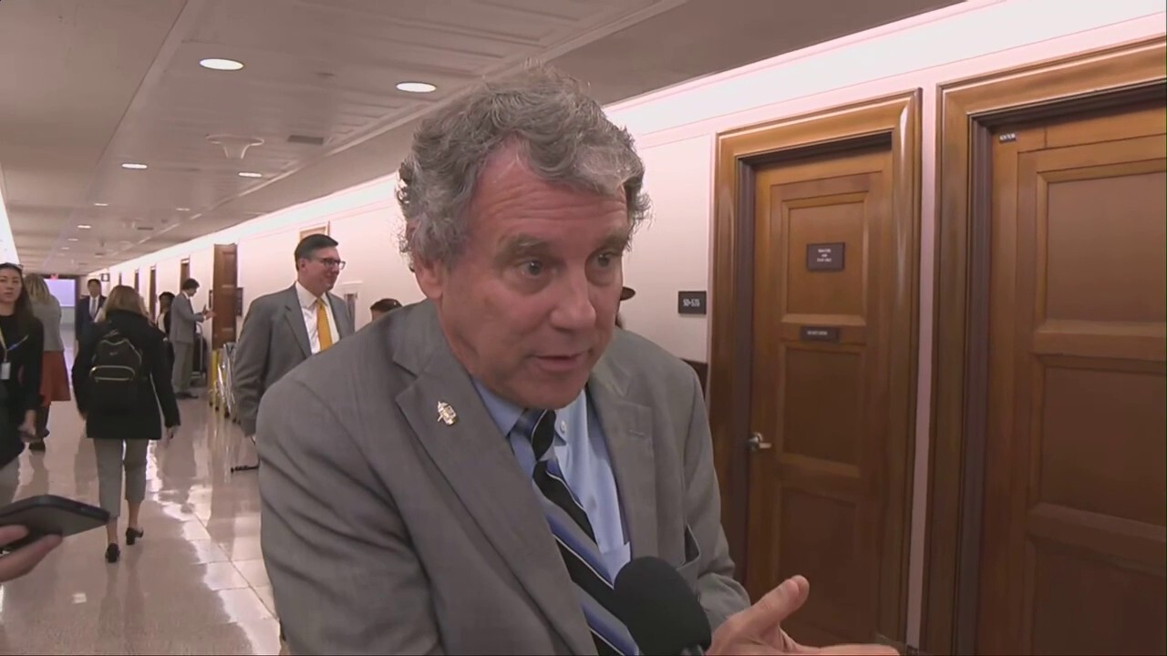 Democratic Ohio Sen. Sherrod Brown told Fox News' Caroline McKee on Tuesday, Nov. 15, 2022, that FTX founder Sam Bankman-Fried should testify amid the cryptocurrency exchange collapse.