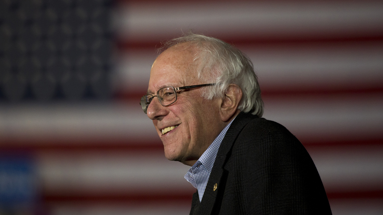Sanders closes in on Hillary in Iowa poll