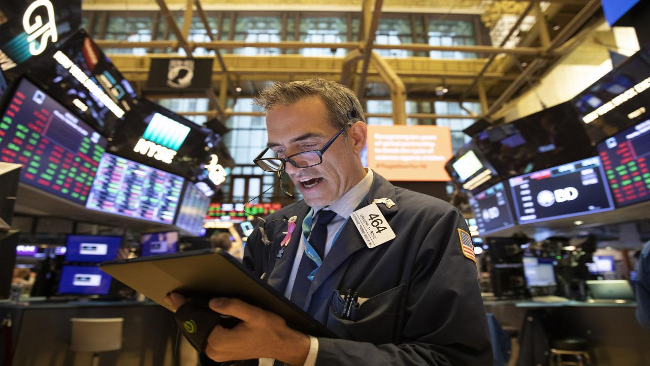 Energy, financial stocks drag on the markets