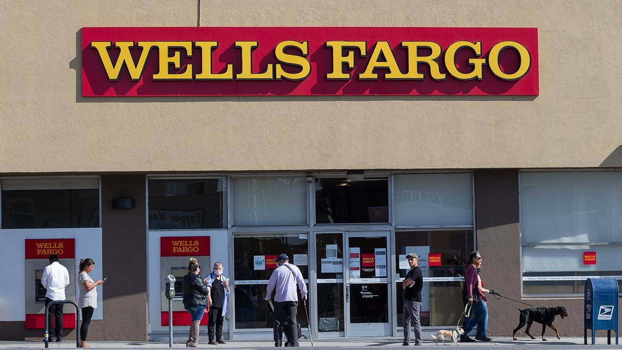 Fed temporarily lifts restrictions on Wells Fargo so it can lend more to small businesses 