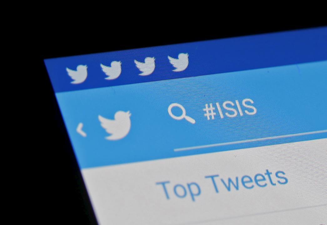 Ex-CIA analyst on fighting ISIS online