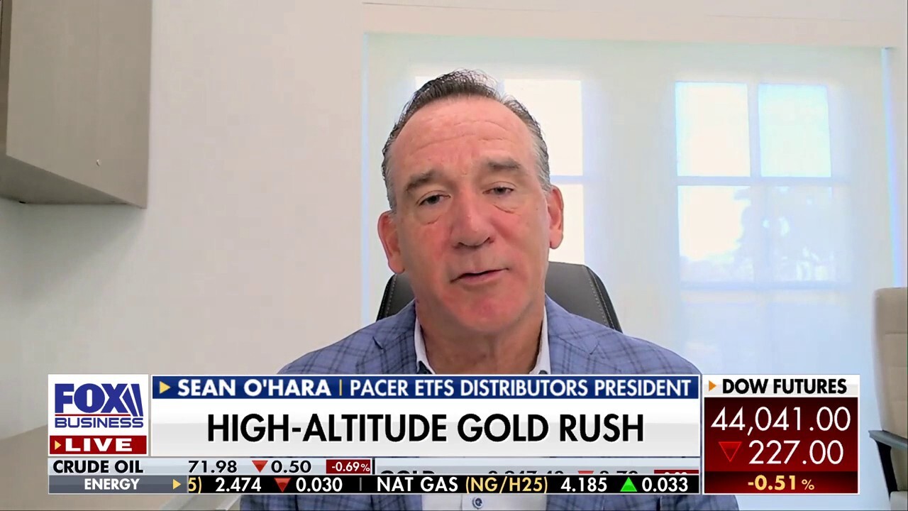 Pacer ETFs President Sean O'Hara argues gold is not a smart 'long-term' investment and reacts to a DOJ investigation into UnitedHealthcare.