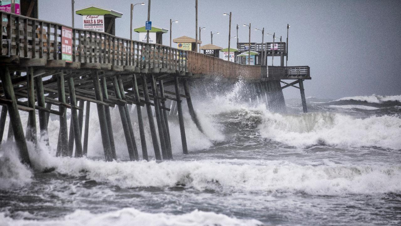 Hurricane Dorian lingers off North Carolina coast