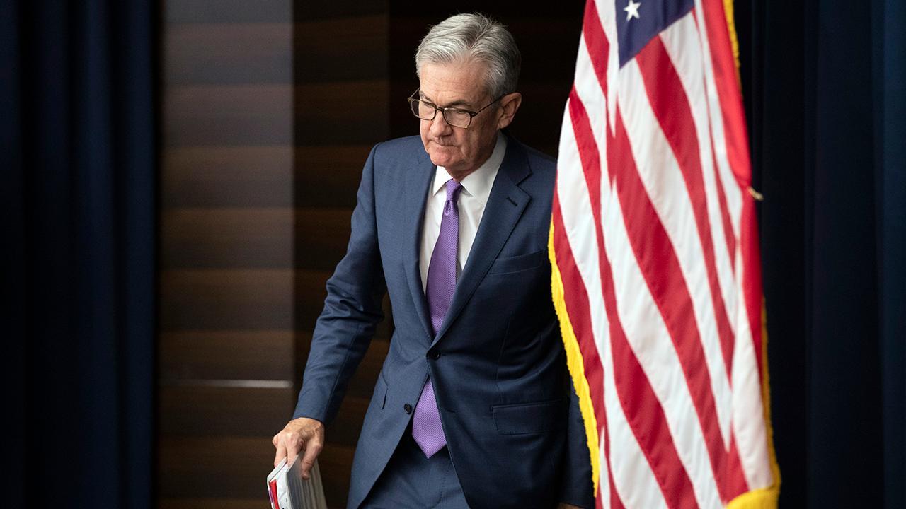Trump slams the Fed amid market volatility 