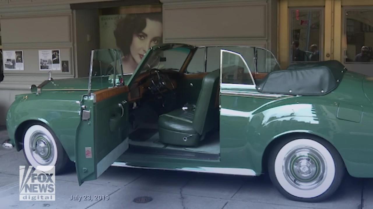 Elizabeth Taylor's 1960 Rolls-Royce Silver Cloud II is on the auction block.