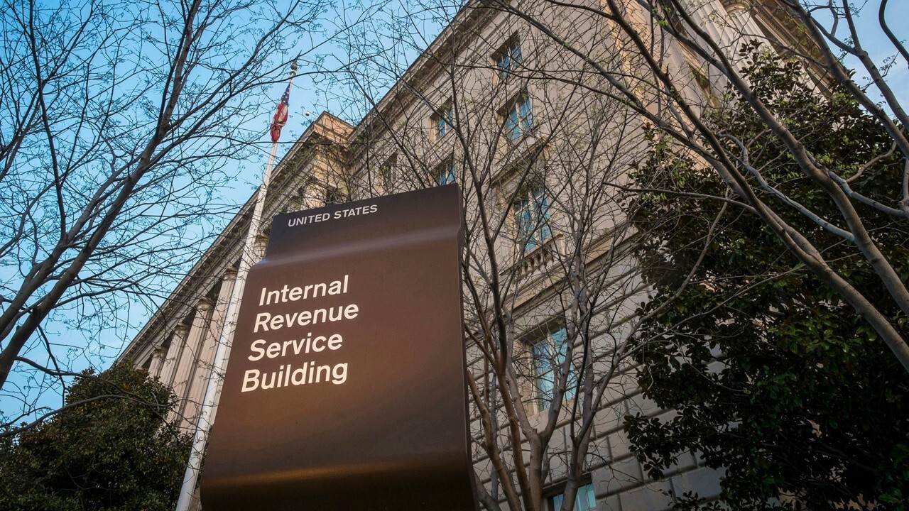 Over 1K IRS agents being ‘willfully delinquent’ on their tax returns is ‘inexcusable’: Sen. Joni Ernst   